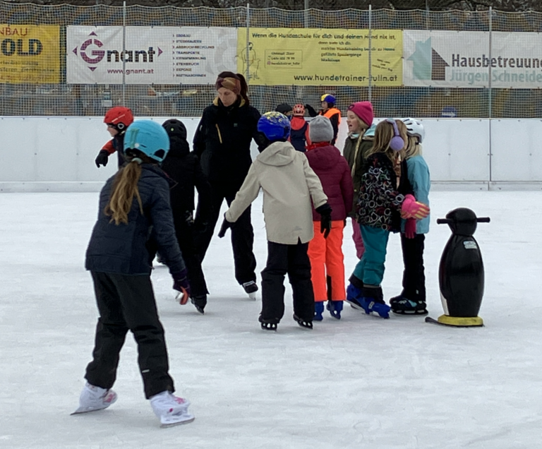 Winterlicher Eislaufspaß in Tulln