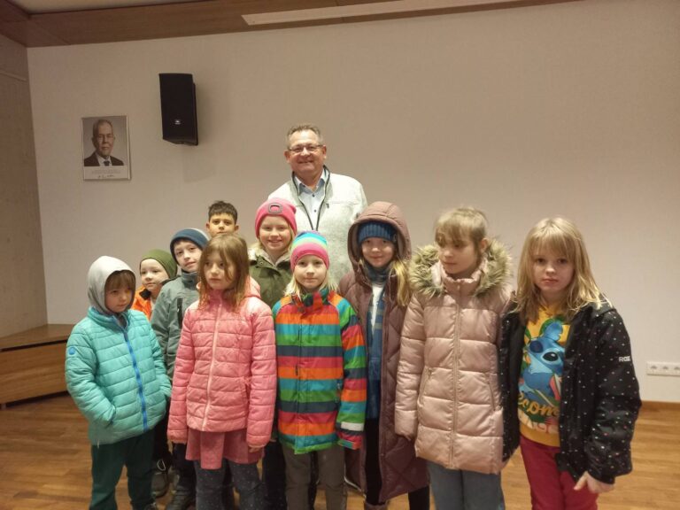 Besuch der Montessori Dorfschule MuWi im Gemeindeamt Muckendorf-Wipfing