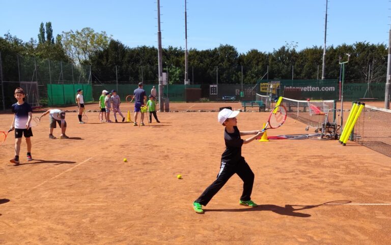 Spiel, Spaß und erste Tennis-Erfolge